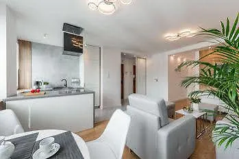 P&o Metro Centrum * Varşova