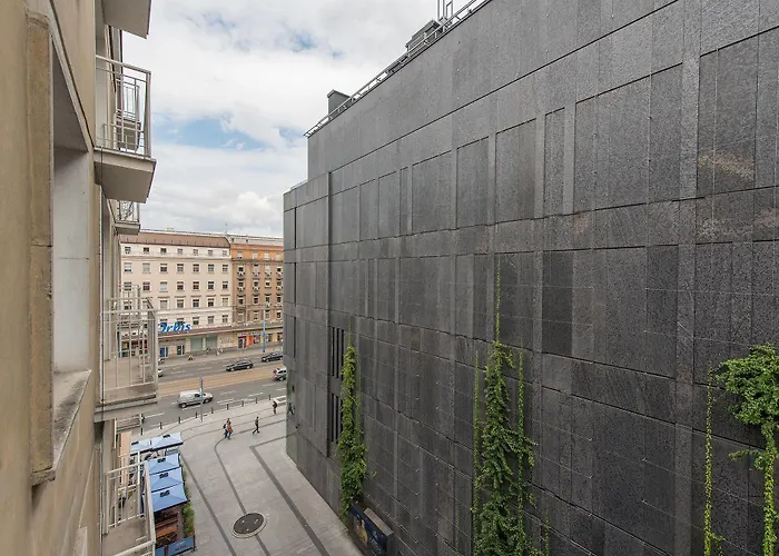 P&o Metro Centrum Varşova