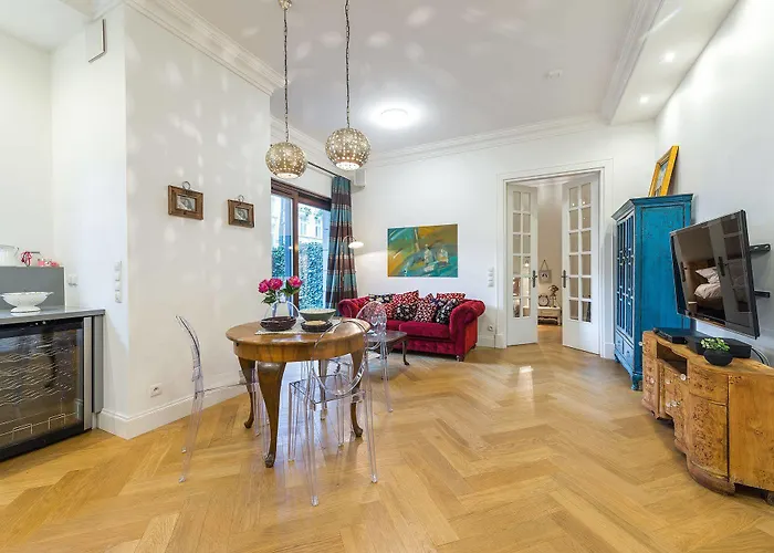 P&o Metro Centrum Varşova