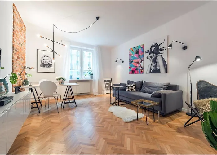 P&o Metro Centrum Varşova