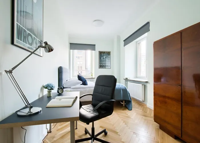 P&o Metro Centrum Varşova